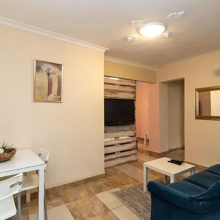 Charming Artistic * София